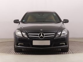 Mercedes-Benz E - 2009