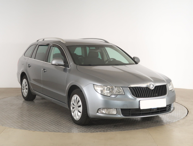 Škoda Superb 2011