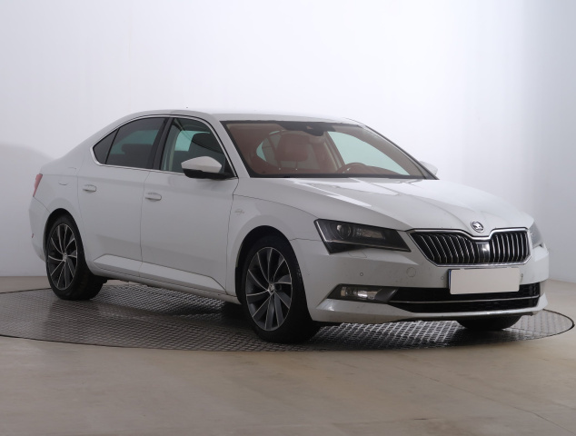 Škoda Superb 2016