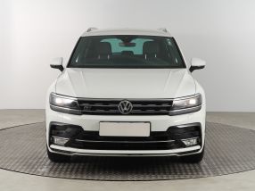 Volkswagen Tiguan - 2016