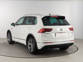 Volkswagen Tiguan - 2016