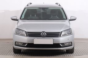 Volkswagen Passat - 2011