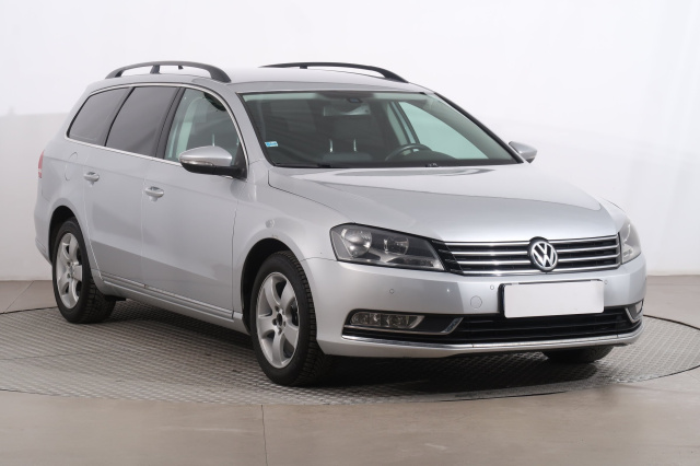 Volkswagen Passat, 2011