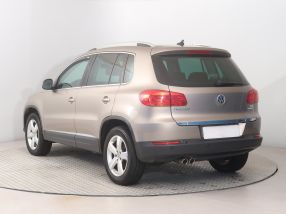 Volkswagen Tiguan - 2012