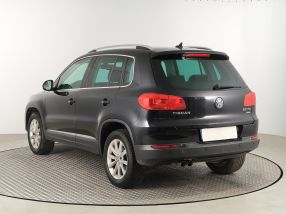 Volkswagen Tiguan - 2011