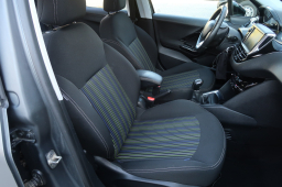 Peugeot 208 2015