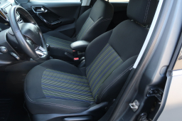 Peugeot 208 2015