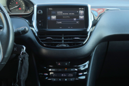 Peugeot 208 2015