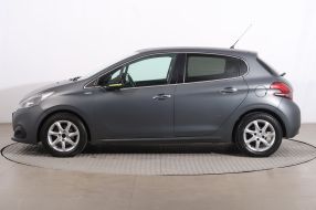 Peugeot 208 - 2015