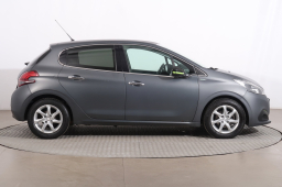 Peugeot 208 2015