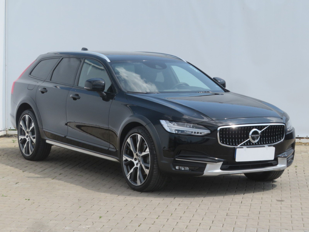 Volvo V90 Cross Country