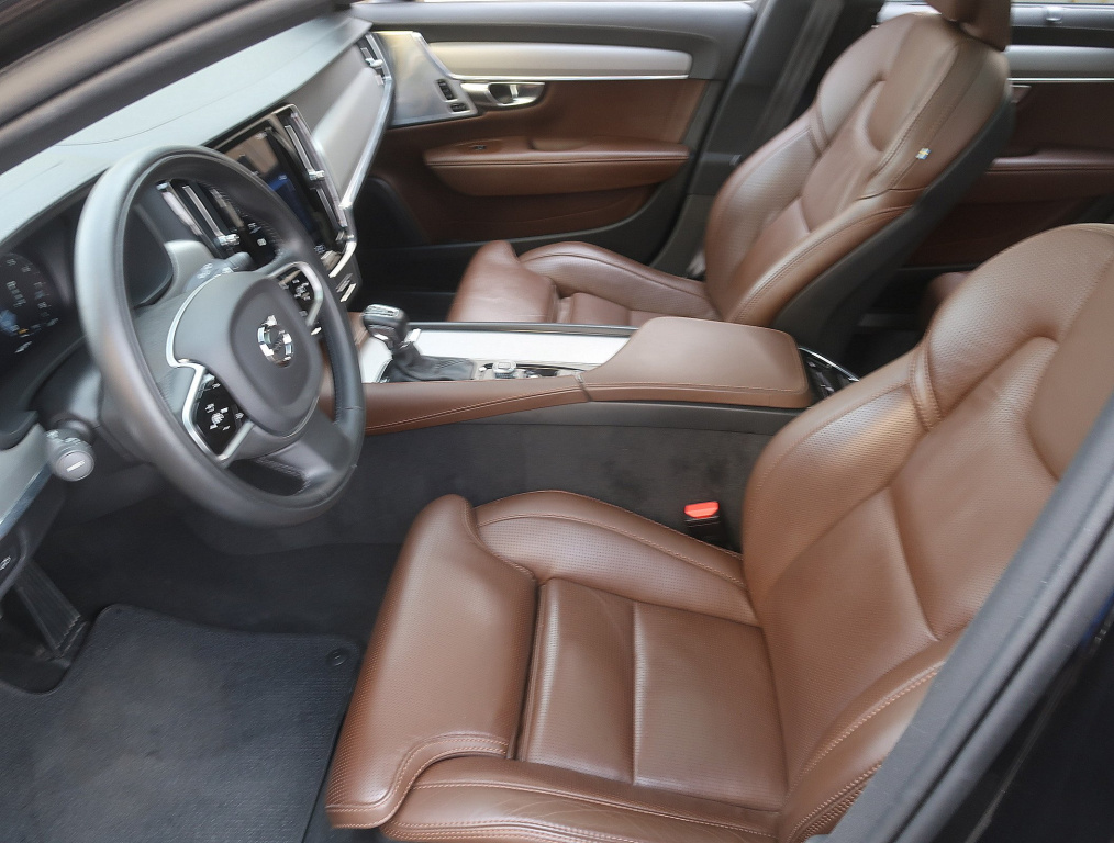 Volvo V90 Cross Country