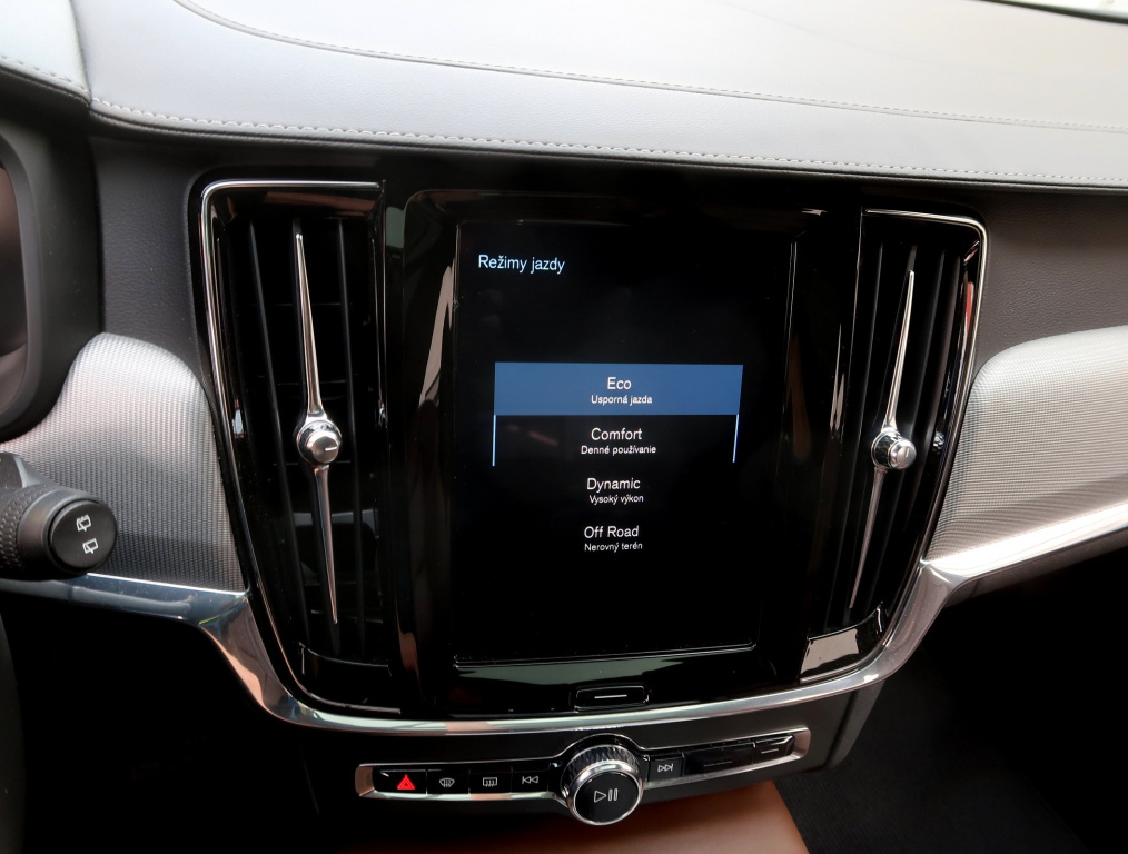 Volvo V90 Cross Country
