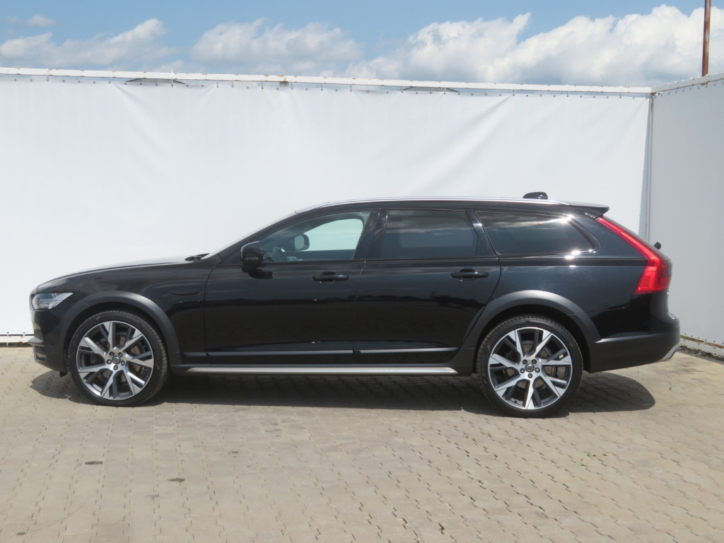 Volvo V90 Cross Country