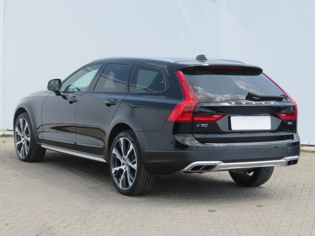 Volvo V90 Cross Country