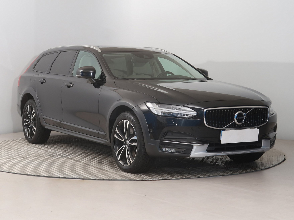 Volvo V90 Cross Country
