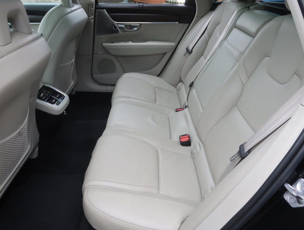 Volvo V90 Cross Country