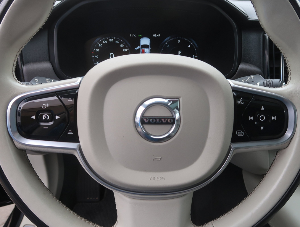 Volvo V90 Cross Country