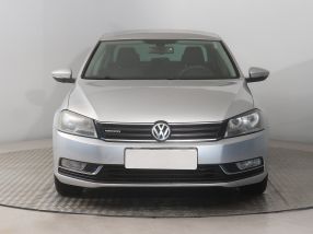 Volkswagen Passat - 2012