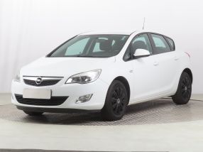 Opel Astra - 2012