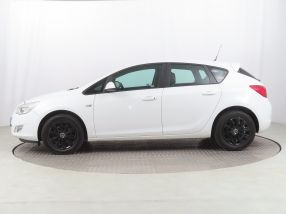 Opel Astra - 2012