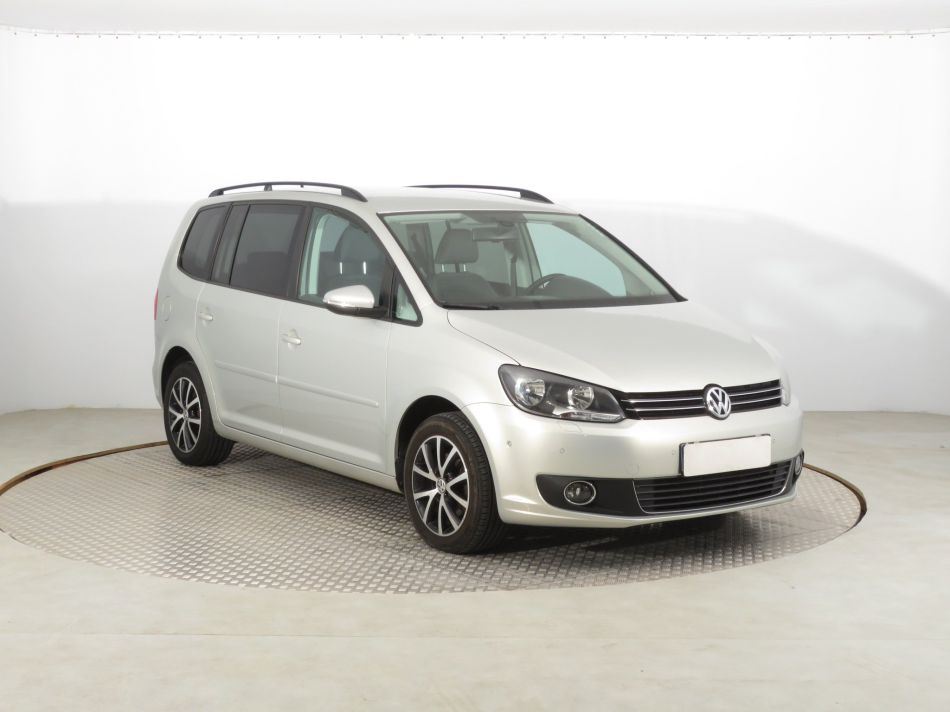 Volkswagen Touran - 2011
