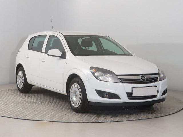 Opel Astra 2013