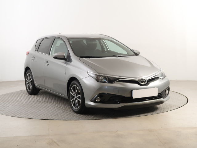 Toyota Auris, 2016