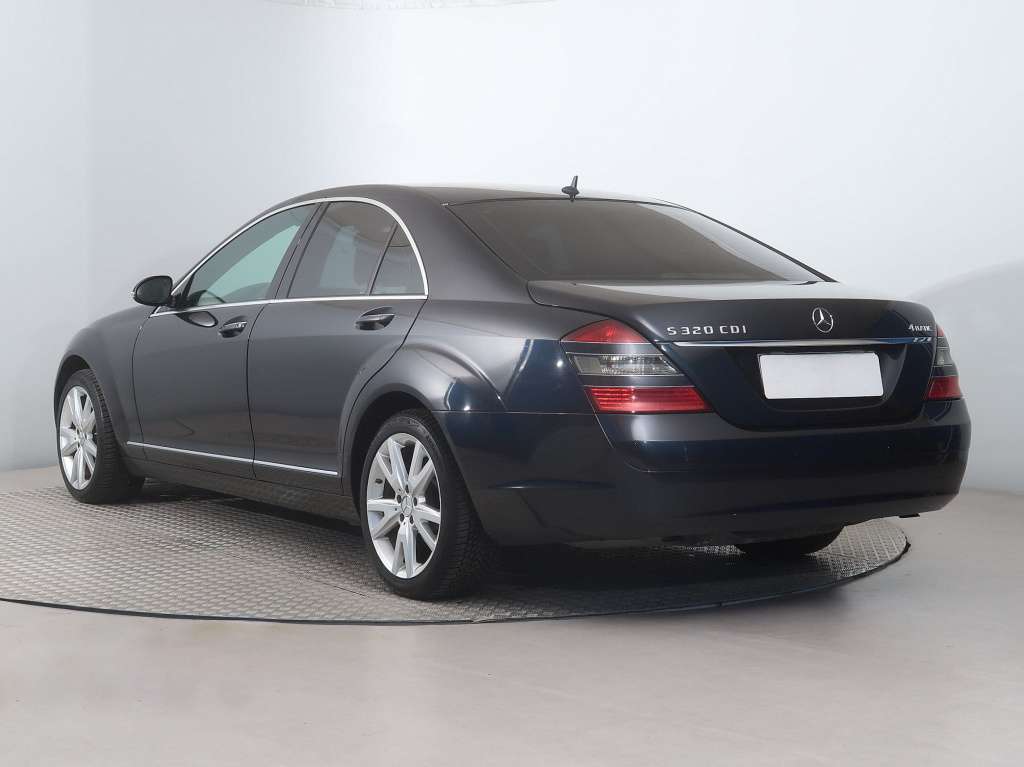 Mercedes-Benz S