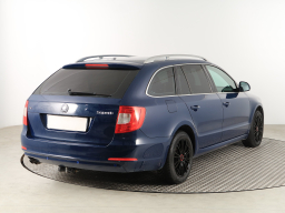 Škoda Superb 2012