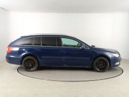 Škoda Superb 2012