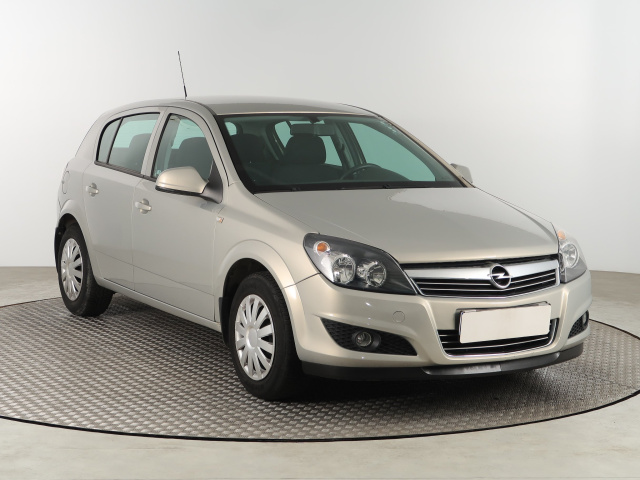 Opel Astra 2011