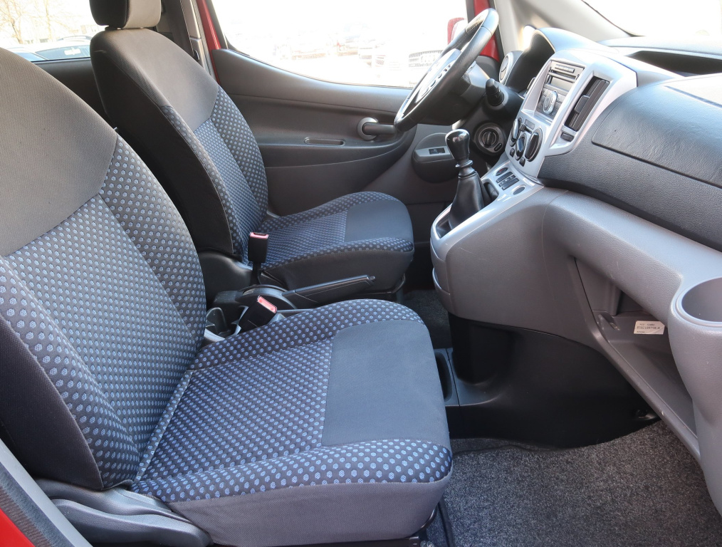 Nissan NV200