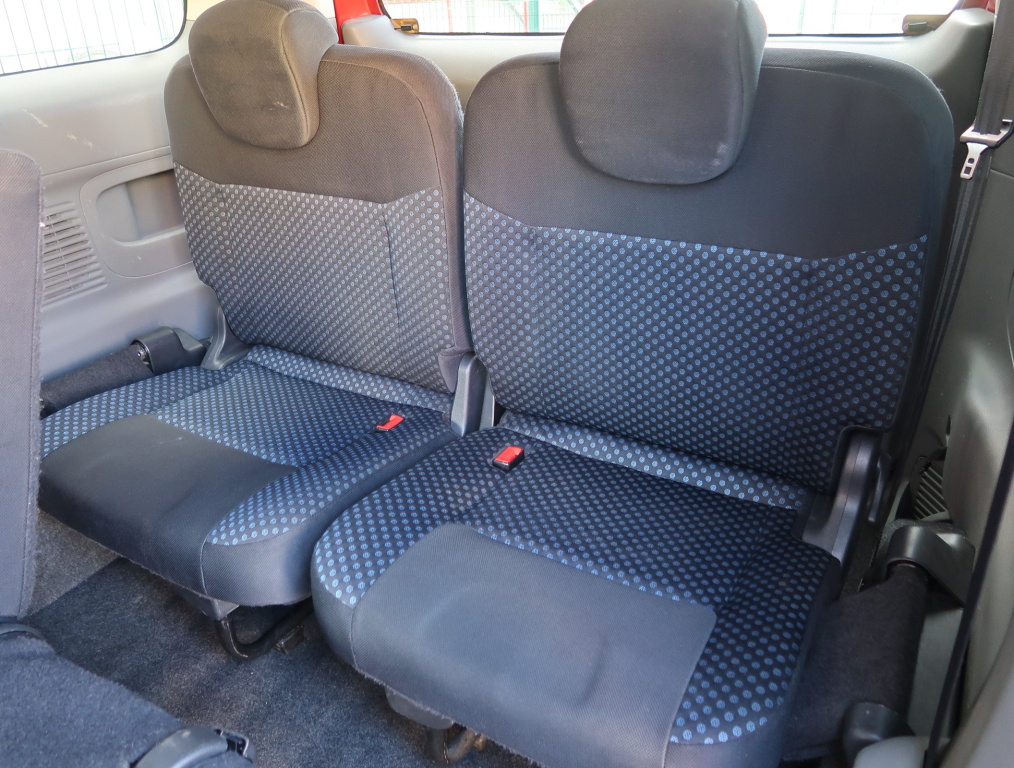 Nissan NV200