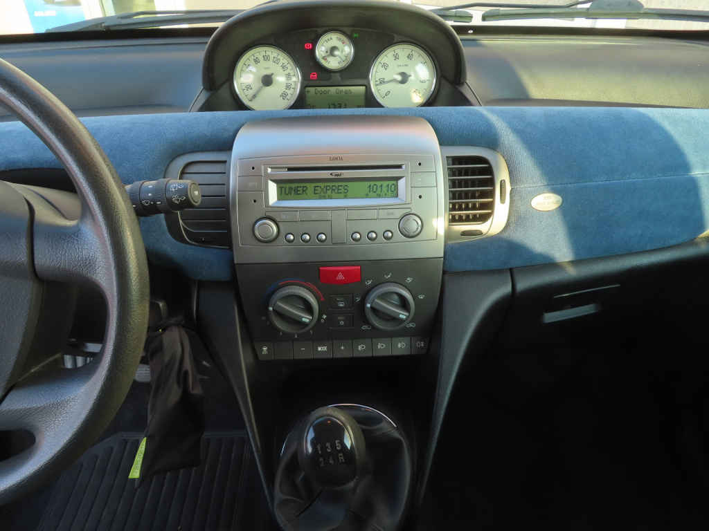 Lancia Ypsilon
