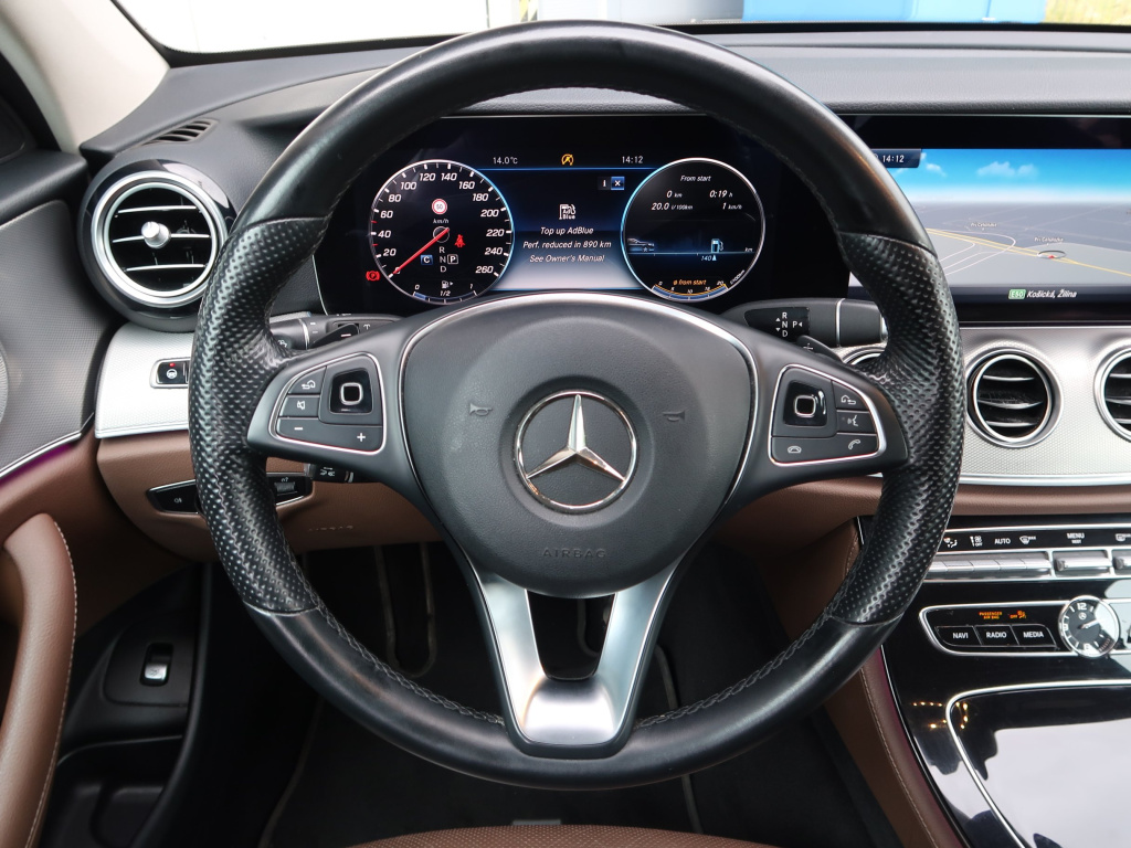 Mercedes-Benz E