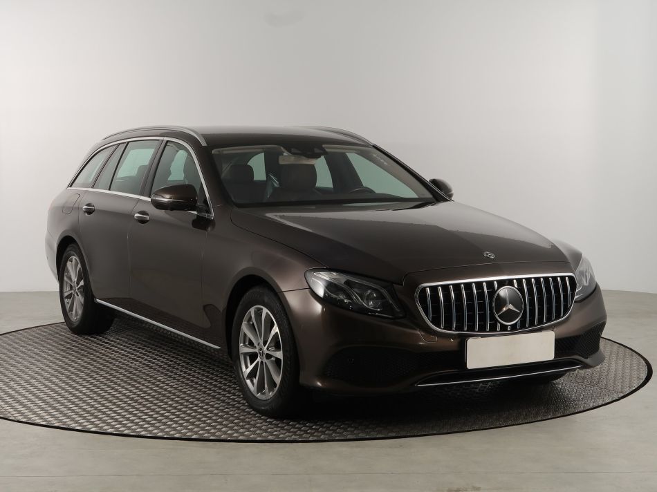 Mercedes-Benz E - 2018