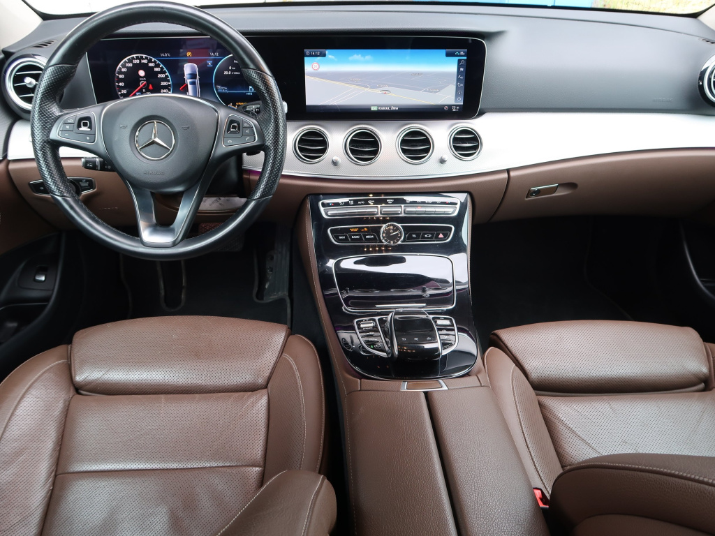 Mercedes-Benz E