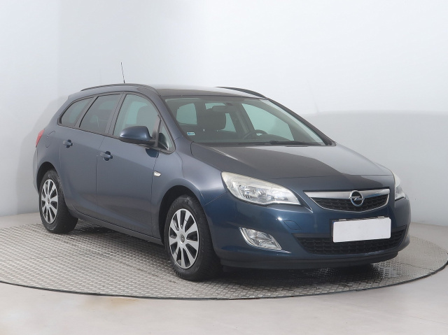 Opel Astra 2011