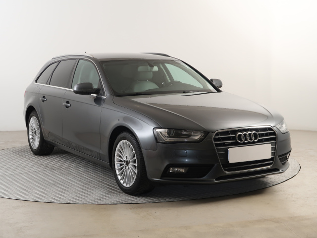Audi A4, 2012