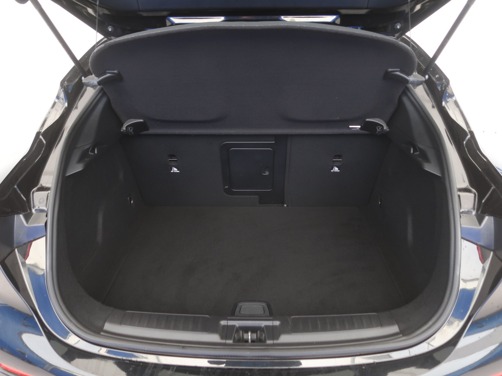 Infiniti Q30