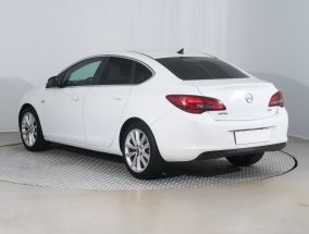 Opel Astra - 2014