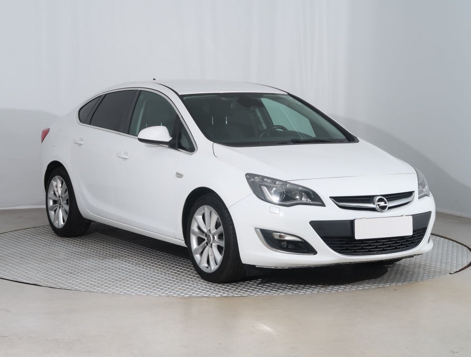 Opel Astra - 2014