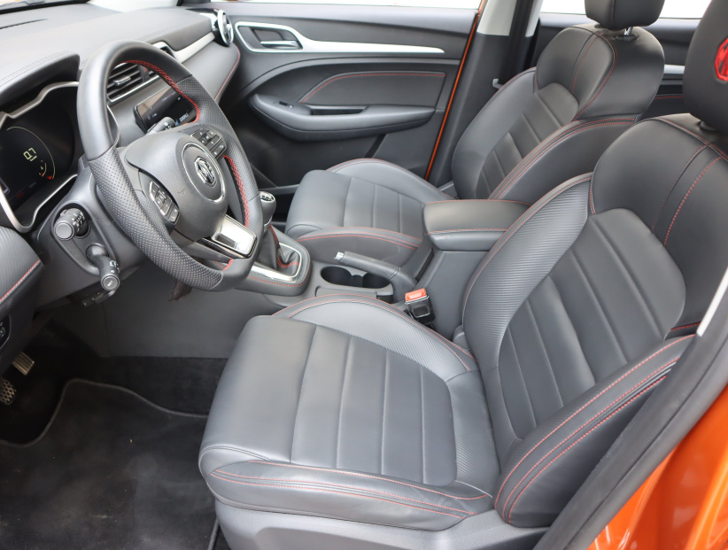 MG ZS SUV, 2025