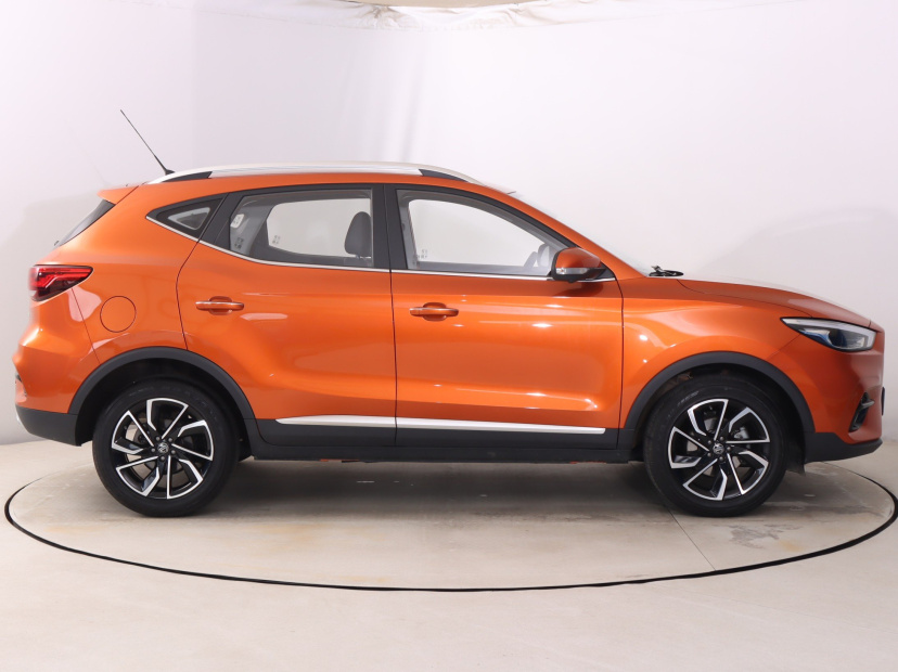 MG ZS SUV, 2025