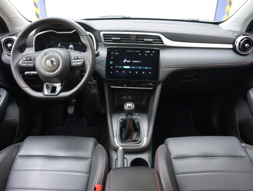 MG ZS SUV, 2025