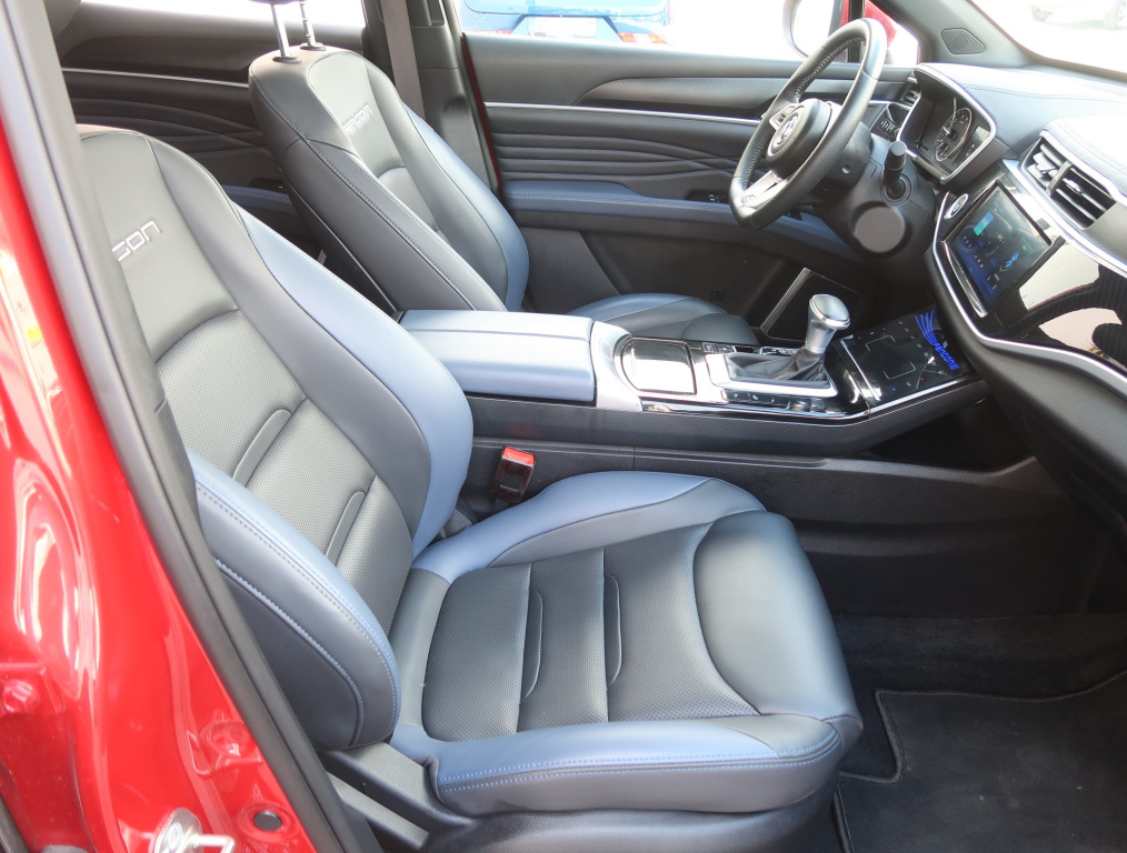 Dongfeng Fengon 5
