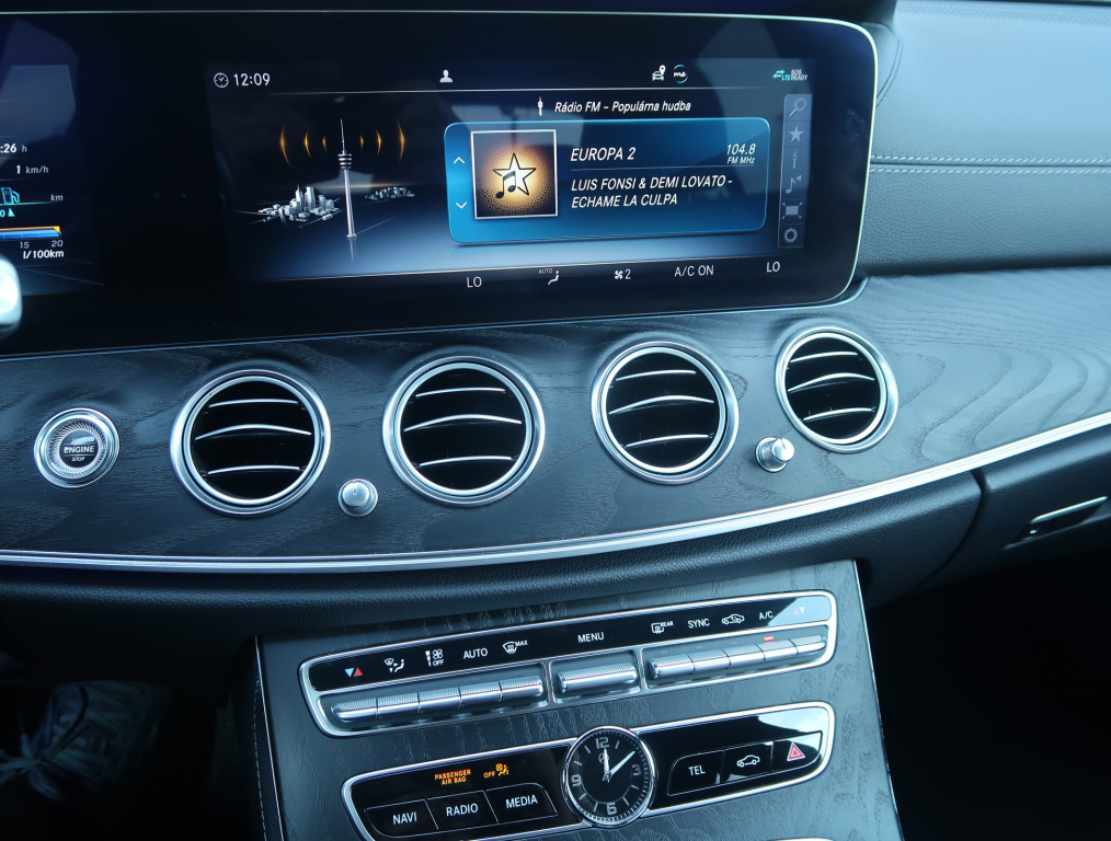 Mercedes-Benz E