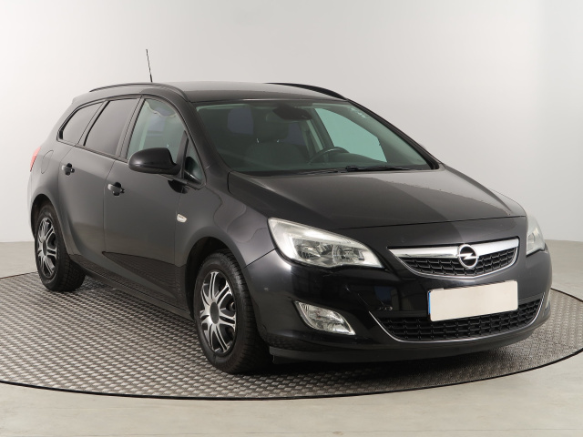Opel Astra 2011