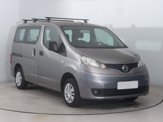 Nissan NV200 2011